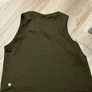 (6) Lululemon Swiftly Breathe